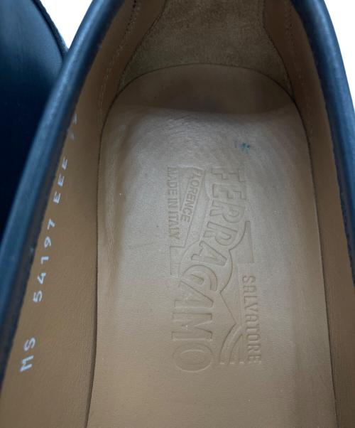 Salvatore Ferragamo（サルヴァトーレ フェラガモ）Salvatore Ferragamo (サルヴァトーレ フェラガモ) コインローファー グレー サイズ:7の古着・服飾アイテム