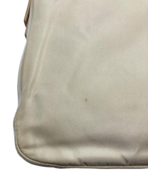 PRADA（プラダ）PRADA (プラダ) プラスチックチェーンショルダーバッグ アイボリーの古着・服飾アイテム