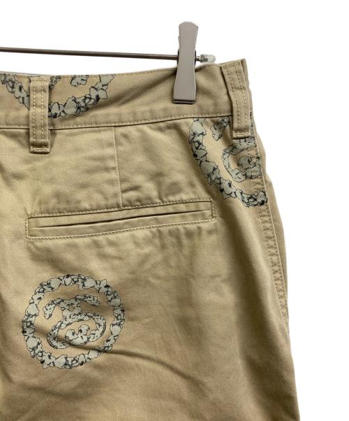 stussy（ステューシー）stussy (ステューシー) Denim Tears (デニムティアーズ) SS WREATH CHINO ベージュ サイズ:30の古着・服飾アイテム