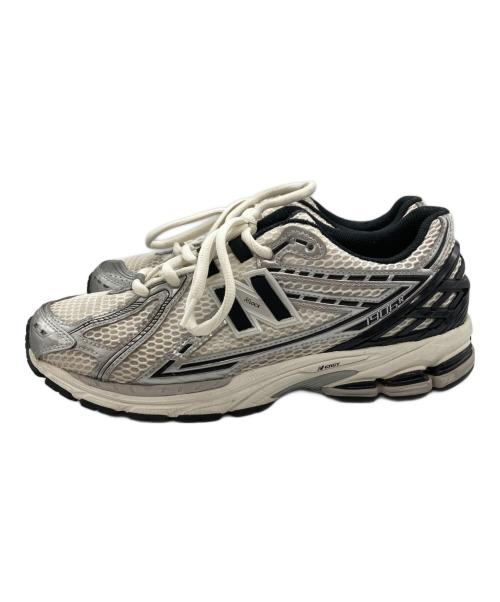 NEW BALANCE（ニューバランス）NEW BALANCE (ニューバランス) ローカットスニーカー ホワイト×グレー サイズ:UK9.5の古着・服飾アイテム
