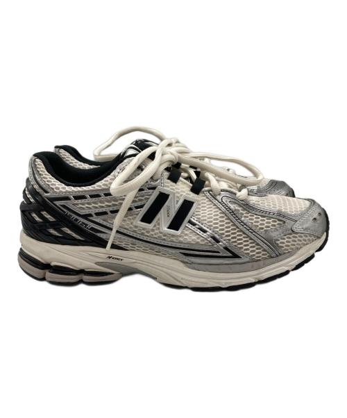 NEW BALANCE（ニューバランス）NEW BALANCE (ニューバランス) ローカットスニーカー ホワイト×グレー サイズ:UK9.5の古着・服飾アイテム