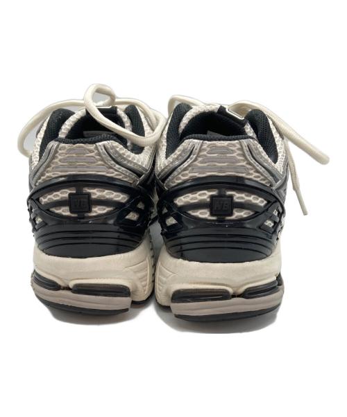 NEW BALANCE（ニューバランス）NEW BALANCE (ニューバランス) ローカットスニーカー ホワイト×グレー サイズ:UK9.5の古着・服飾アイテム