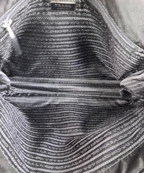 PRADA（プラダ）PRADA (プラダ) ナイロンメッセンジャーバッグ ブラックの古着・服飾アイテム