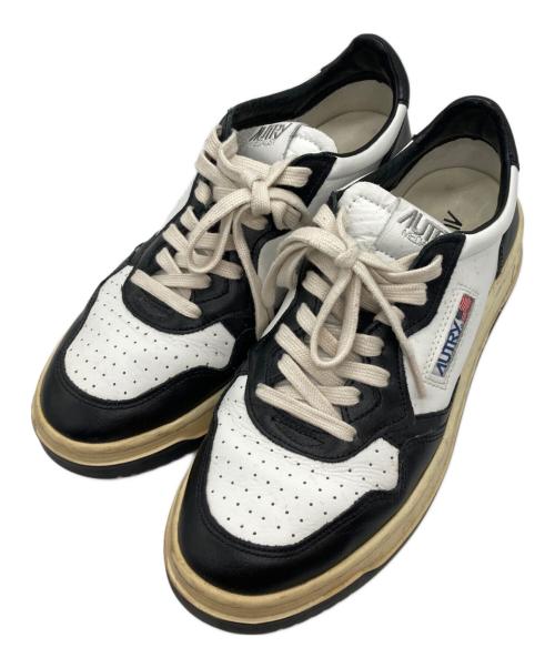 AUTRY（オートリ―）AUTRY (オートリ―) MEDALIST ローカット スニーカー ホワイト サイズ:42の古着・服飾アイテム