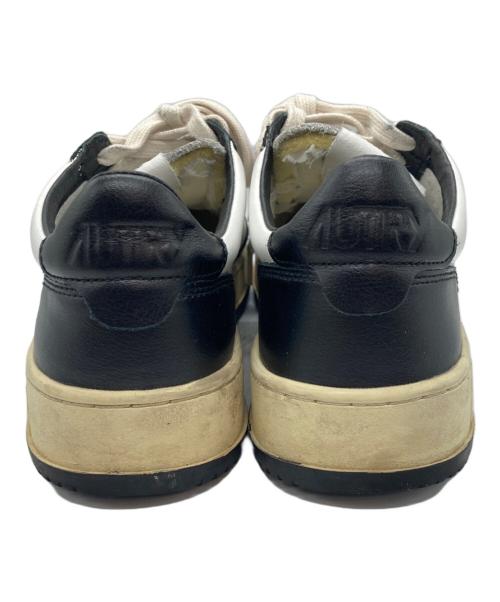 AUTRY（オートリ―）AUTRY (オートリ―) MEDALIST ローカット スニーカー ホワイト サイズ:42の古着・服飾アイテム