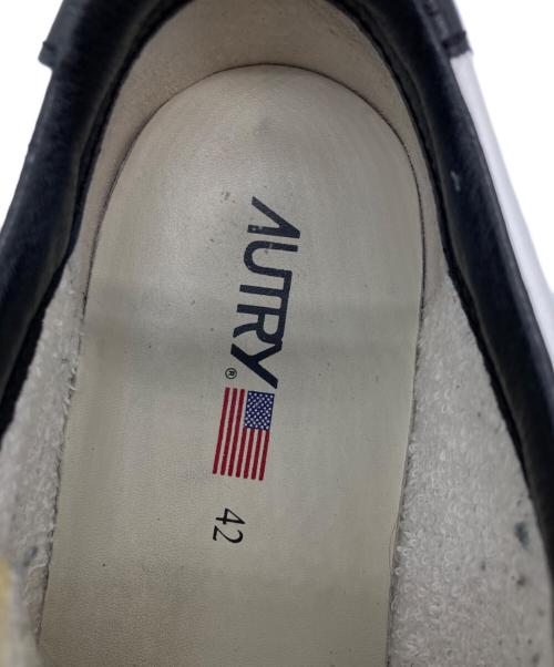 AUTRY（オートリ―）AUTRY (オートリ―) MEDALIST ローカット スニーカー ホワイト サイズ:42の古着・服飾アイテム