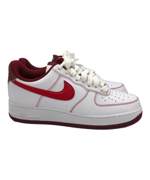 NIKE（ナイキ）NIKE (ナイキ) AIR FORCE 1 07 ローカットスニーカー white/university red-team red サイズ:UK8.5 未使用品の古着・服飾アイテム