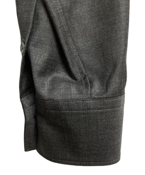 R（アール）R (アール) ウールトロストレッチ ピンタックブラウス グレー サイズ:40の古着・服飾アイテム