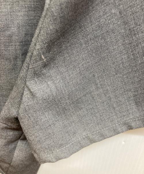 PRANK PROJECT（プランクプロジェクト）PRANK PROJECT (プランクプロジェクト) ウーステッドストライプクロップドポロトップ グレー サイズ:FREEの古着・服飾アイテム