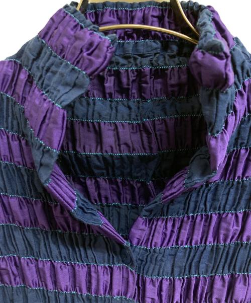 ISSEY MIYAKE（イッセイミヤケ）ISSEY MIYAKE (イッセイミヤケ) ボーダーギャザーシャツ パープル サイズ:2の古着・服飾アイテム