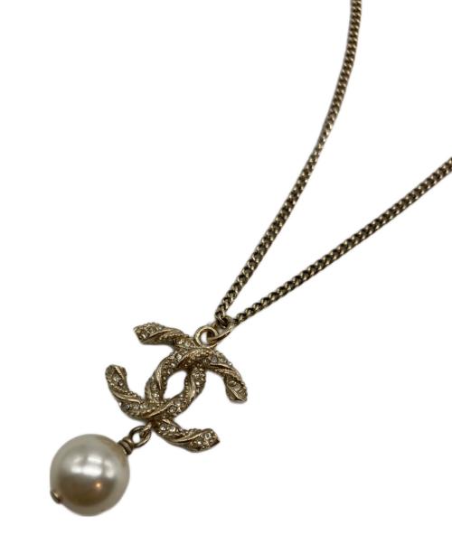 CHANEL（シャネル）CHANEL (シャネル) Fパールラインストーンネックレス ゴールドの古着・服飾アイテム