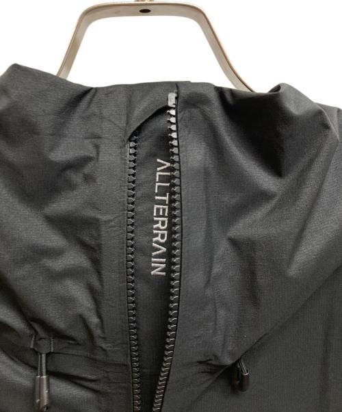 DESCENTE ALLTERRAIN（デザイント オルテライン）DESCENTE ALLTERRAIN (デザイント オルテライン) 【81】ライトオーバーシェルジャケット ブラック サイズ:M 未使用品の古着・服飾アイテム