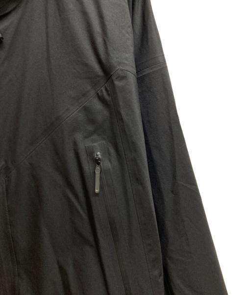 DESCENTE ALLTERRAIN（デザイント オルテライン）DESCENTE ALLTERRAIN (デザイント オルテライン) 【81】ライトオーバーシェルジャケット ブラック サイズ:M 未使用品の古着・服飾アイテム