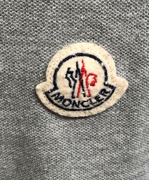 MONCLER（モンクレール）MONCLER (モンクレール) スリムフィット ダブルライン 半袖ポロシャツ グレー サイズ:Mの古着・服飾アイテム