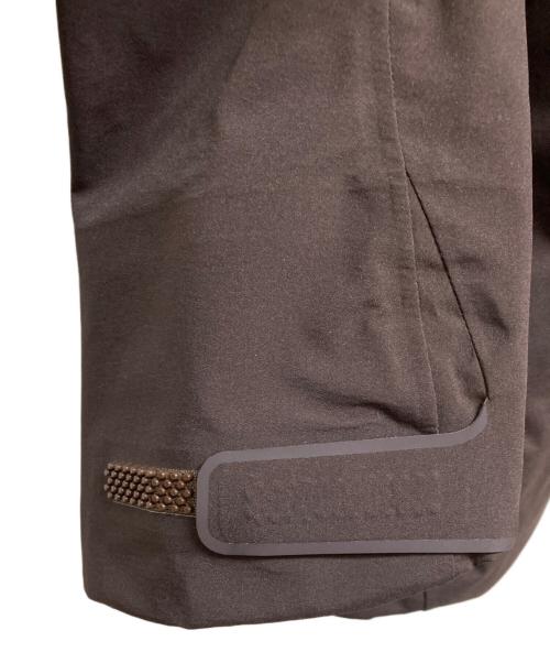 DESCENTE ALLTERRAIN（デザイント オルテライン）DESCENTE ALLTERRAIN (デザイント オルテライン) HARD SHELL JACKET CREAS ブラウン サイズ:M 未使用品の古着・服飾アイテム