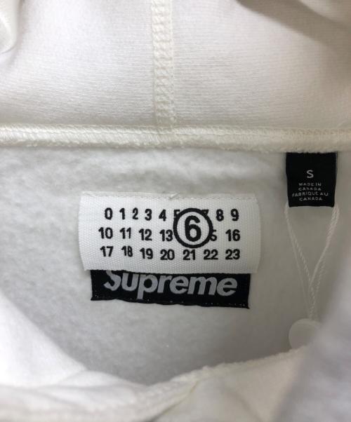SUPREME（シュプリーム）SUPREME (シュプリーム) MM6 Maison Margiela (エムエムシックスメゾンマルジェラ) Foil Box Logo Hooded Sweatshirt ホワイト サイズ:Sの古着・服飾アイテム