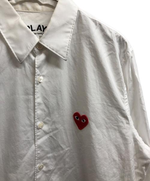 PLAY COMME des GARCONS（プレイコムデギャルソン）PLAY COMME des GARCONS (プレイコムデギャルソン) ハートワンポイントシャツ ホワイト サイズ:Mの古着・服飾アイテム