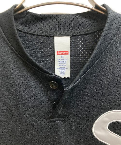 SUPREME（シュプリーム）Supreme (シュプリーム) 25SS Logo Baseball Henley ブラック サイズ:Mの古着・服飾アイテム