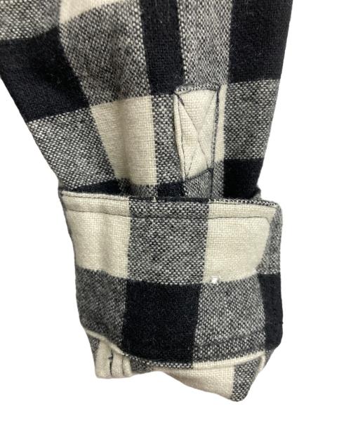 stussy（ステューシー）stussy (ステューシー) NEXUSVII (ネクサスセブン) フランネルシャツ ホワイト×ブラック サイズ:Lの古着・服飾アイテム