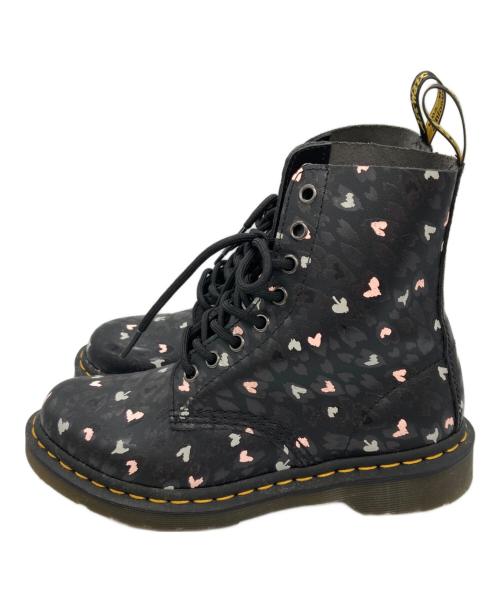 Dr.Martens（ドクターマーチン）Dr.Martens (ドクターマーチン) PASCAL ハート柄8ホールブーツ ブラック サイズ:UK4の古着・服飾アイテム