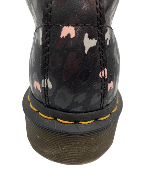Dr.Martens（ドクターマーチン）Dr.Martens (ドクターマーチン) PASCAL ハート柄8ホールブーツ ブラック サイズ:UK4の古着・服飾アイテム