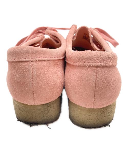 CLARKS（クラークス）CLARKS (クラークス) ワラビー シューズ ピンク サイズ:US6.5の古着・服飾アイテム