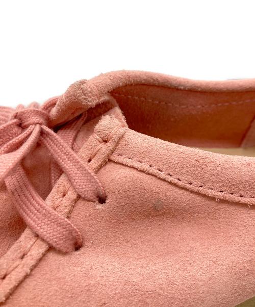 CLARKS（クラークス）CLARKS (クラークス) ワラビー シューズ ピンク サイズ:US6.5の古着・服飾アイテム
