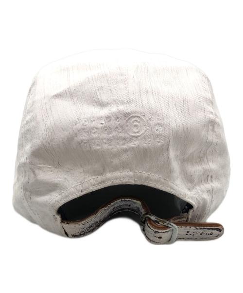 SUPREME（シュプリーム）Supreme (シュプリーム) MM6 Maison Margiela (エムエムシックスメゾンマルジェラ) Painted Camp Cap ホワイト サイズ:58の古着・服飾アイテム