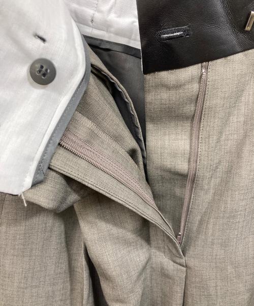 STUDIOUS（ステュディオス）STUDIOUS (ステュディオス) Leather Belted Flare Trousers グレー サイズ:	SIZE 1の古着・服飾アイテム