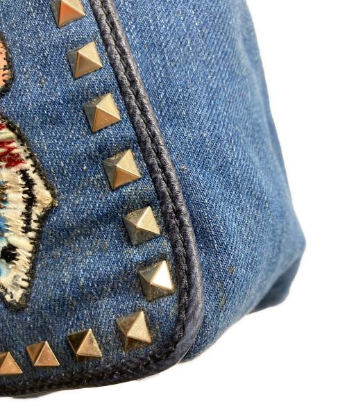 VALENTINO GARAVANI（ヴァレンティノ・ガラヴァーニ）VALENTINO GARAVANI (ヴァレンティノ・ガラヴァーニ) ロックスタッズバックハンドバッグ ネイビーの古着・服飾アイテム