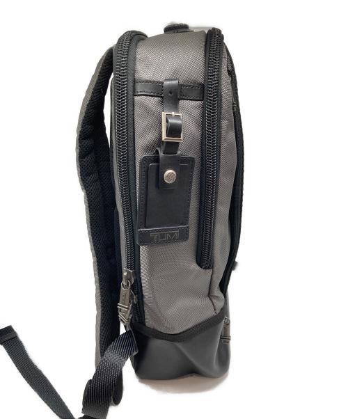 TUMI（トゥミ）TUMI (トゥミ) バックパック グレーの古着・服飾アイテム