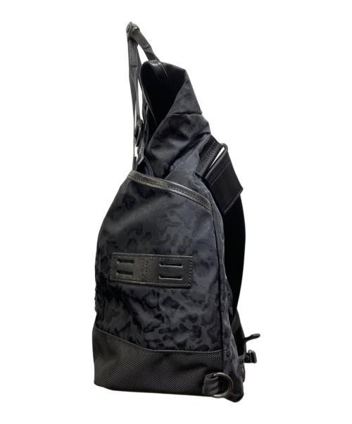 master-piece（マスターピース）master-piece (マスターピース) MODEL -POTENTIAL BLACK LEOPARD メッセンジャーバッグ ブラックの古着・服飾アイテム