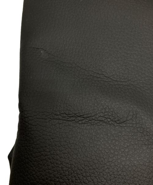 UNITED ARROWS（ユナイテッドアローズ）UNITED ARROWS (ユナイテッドアローズ) シンセティックレザーヘルメットバッグ ブラックの古着・服飾アイテム