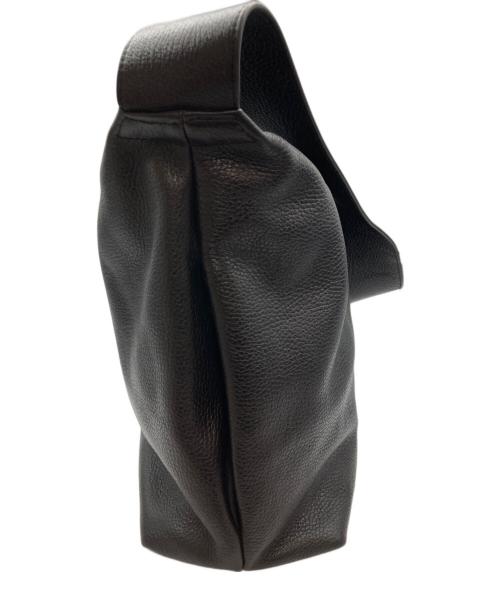 Hilton（ヒルトン）Hilton (ヒルトン) シュリンクレザーショルダーバッグ ブラック 未使用品の古着・服飾アイテム