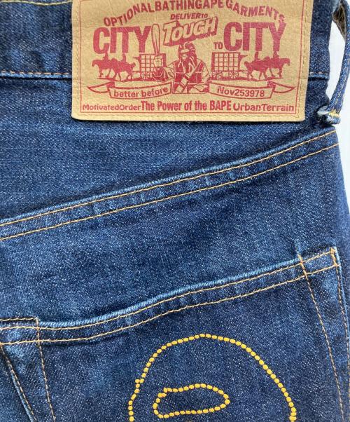 A BATHING APE（ア ベイシング エイプ）A BATHING APE (ア ベイシング エイプ) デニムパンツ インディゴ サイズ:Sの古着・服飾アイテム