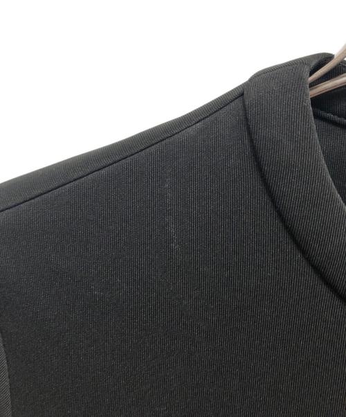 UN3D.（アンスリード）UN3D. (アンスリード) TRIANGLE TUCK OP ブラック サイズ:38の古着・服飾アイテム