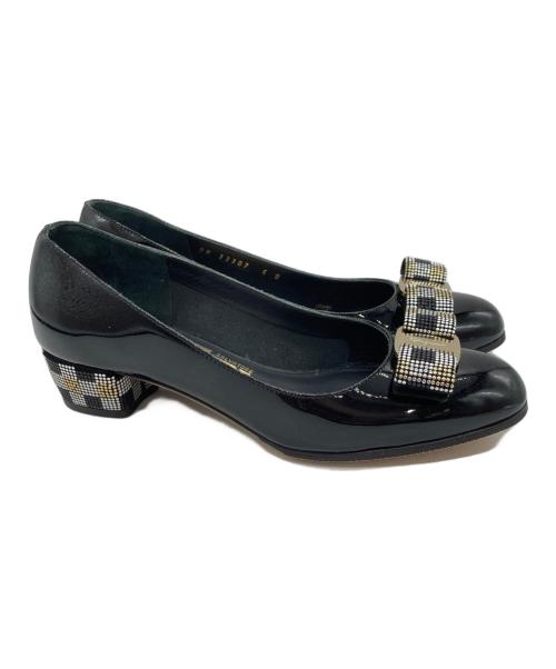 Salvatore Ferragamo（サルヴァトーレ フェラガモ）Salvatore Ferragamo (サルヴァトーレ フェラガモ) ヴァラリボンパンプス ブラック サイズ:6の古着・服飾アイテム