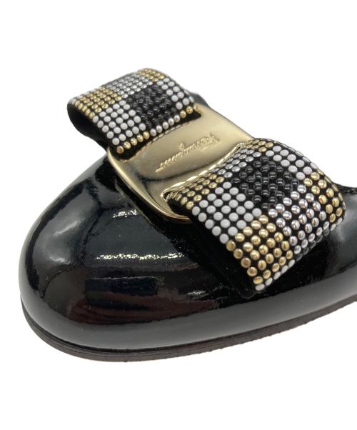 Salvatore Ferragamo（サルヴァトーレ フェラガモ）Salvatore Ferragamo (サルヴァトーレ フェラガモ) ヴァラリボンパンプス ブラック サイズ:6の古着・服飾アイテム