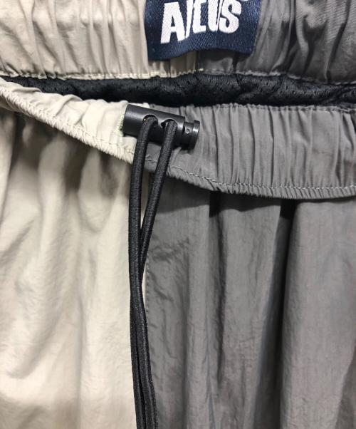 ALTUS（アルタス）ALTUS (アルタス) JOURNAL STANDARD (ジャーナルスタンダード) 別注 TRAINING PANTS グレー サイズ:L 未使用品の古着・服飾アイテム