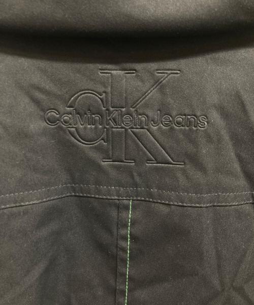 Calvin Klein Jeans（カルバンクラインジーンズ）Calvin Klein Jeans (カルバンクラインジーンズ) フードフィールドジャケット ブラック サイズ:Mの古着・服飾アイテム