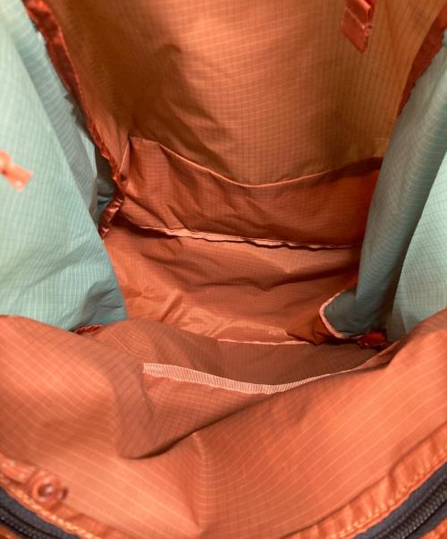 Patagonia（パタゴニア）Patagonia (パタゴニア) Ultralight Black Hole Tote Pack 27L ブルー×オレンジの古着・服飾アイテム