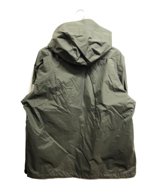 and wander（アンドワンダー）and wander (アンドワンダー) 2.5L hiker rain jacket カーキ サイズ:XL 未使用品の古着・服飾アイテム
