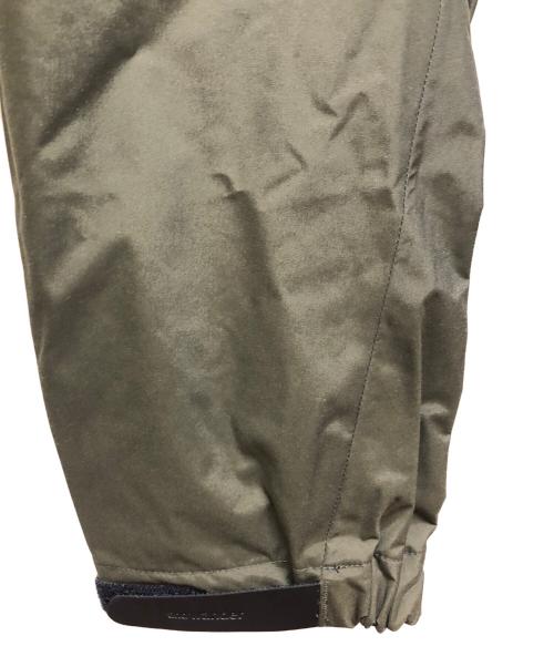 and wander（アンドワンダー）and wander (アンドワンダー) 2.5L hiker rain jacket カーキ サイズ:XL 未使用品の古着・服飾アイテム
