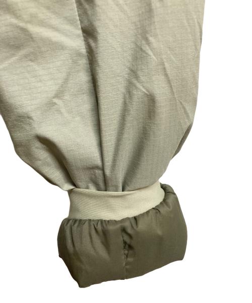 ARC'TERYX（アークテリクス）ARC'TERYX (アークテリクス) ATOM AR HOODY distortion カーキ サイズ:Lの古着・服飾アイテム