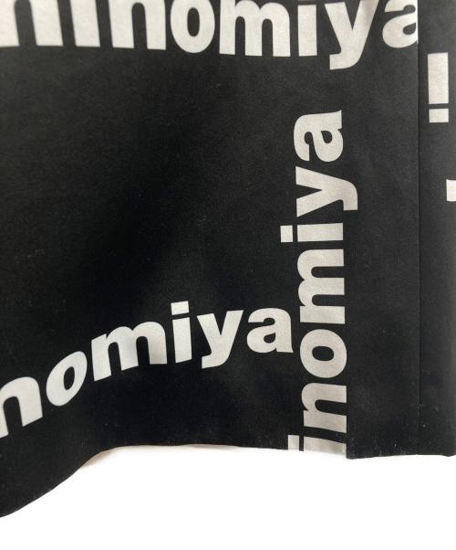 noir kei ninomiya（ノワール ケイ ニノミヤ）noir kei ninomiya (ノワール ケイ ニノミヤ) ロゴプリントティアードスカート ブラック サイズ:XSの古着・服飾アイテム