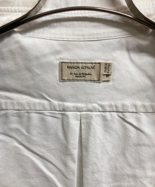maison kitsune（メゾンキツネ）maison kitsune (メゾンキツネ) フォックスヘッド エンブロイダリークラシックシャツ ホワイト サイズ:39の古着・服飾アイテム