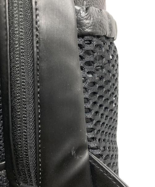 HUNTING WORLD（ハンティングワールド）HUNTING WORLD (ハンティングワールド) ディスカバー バックパック ブラックの古着・服飾アイテム