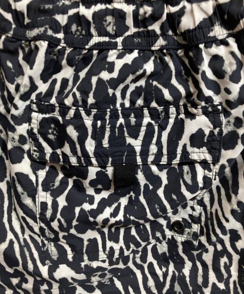 BURBERRY（バーバリー）BURBERRY (バーバリー) ラバーロゴスイムパンツ ホワイト×ブラック サイズ:Mの古着・服飾アイテム