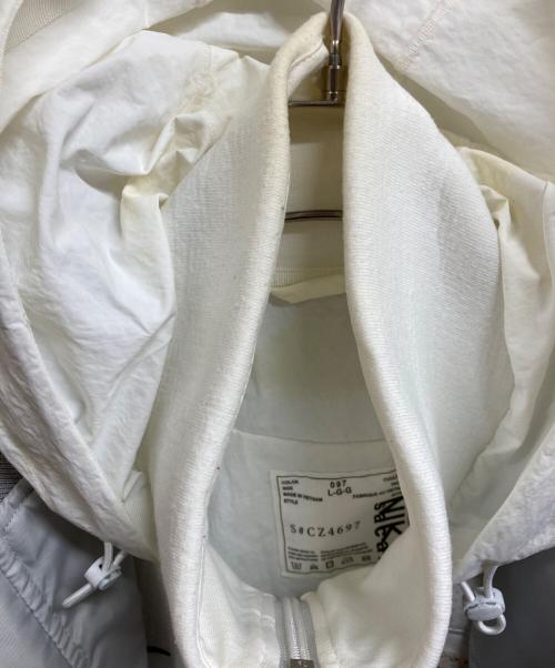 NIKE（ナイキ）NIKE (ナイキ) sacai (サカイ) LAYERED JKT ホワイト サイズ:Lの古着・服飾アイテム