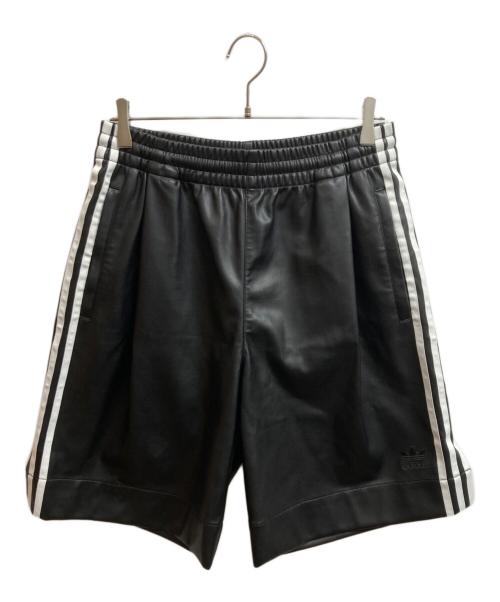 adidas（アディダス）adidas (アディダス) フェイクレザースリーストライプスショーツ ブラック サイズ:Mの古着・服飾アイテム